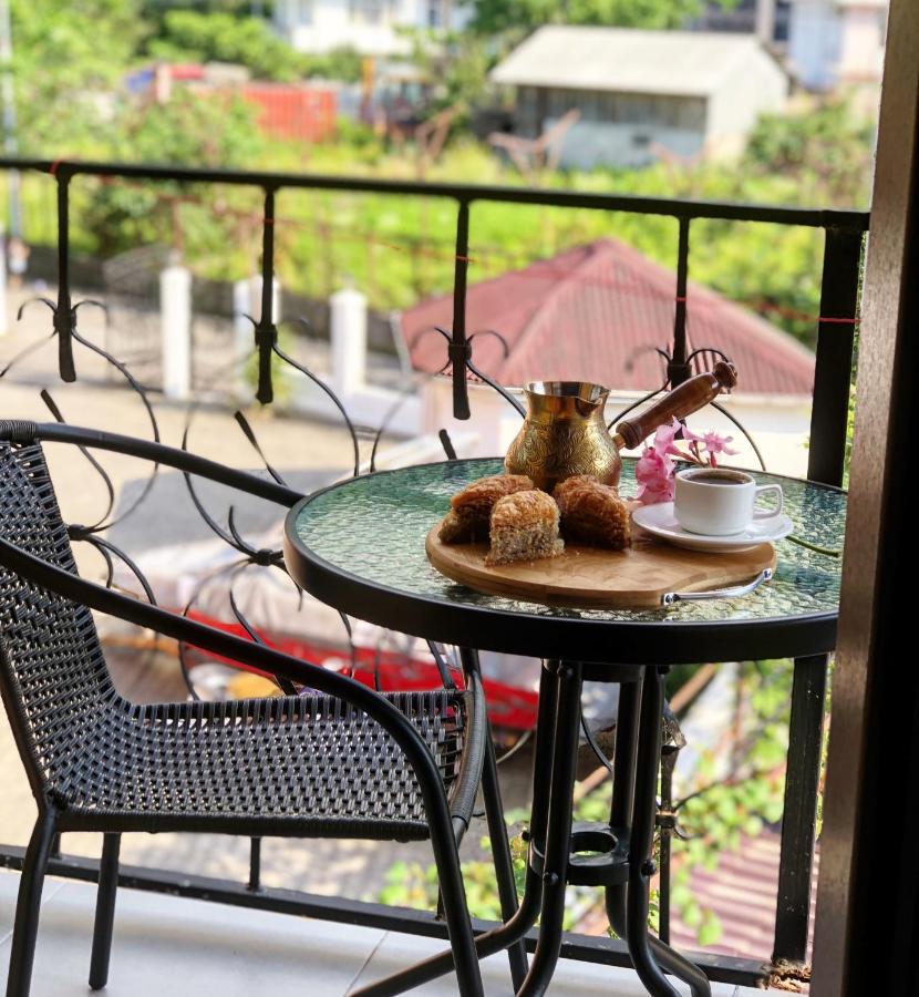 Deluxe Guest House ควาเรียที ภายนอก รูปภาพ