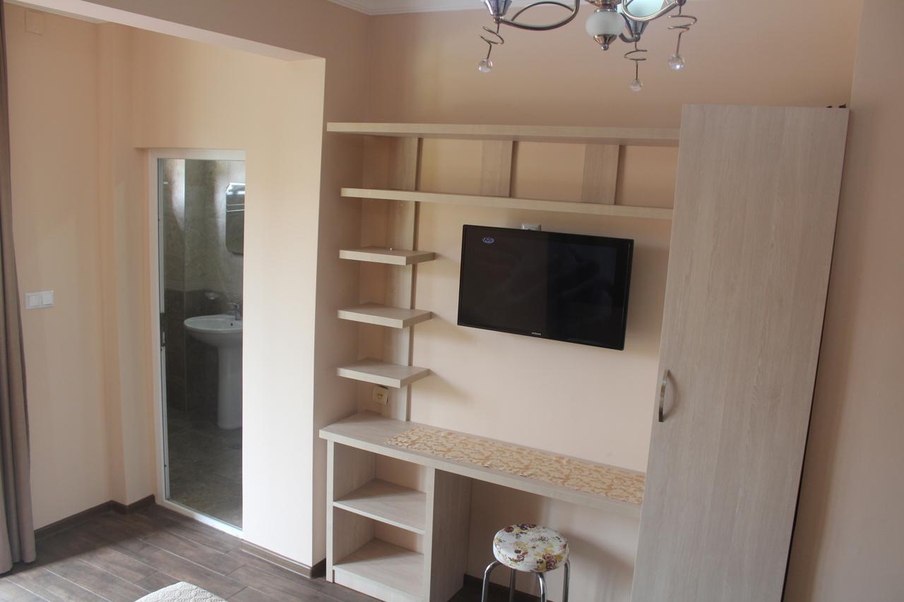 Deluxe Guest House ควาเรียที ภายนอก รูปภาพ