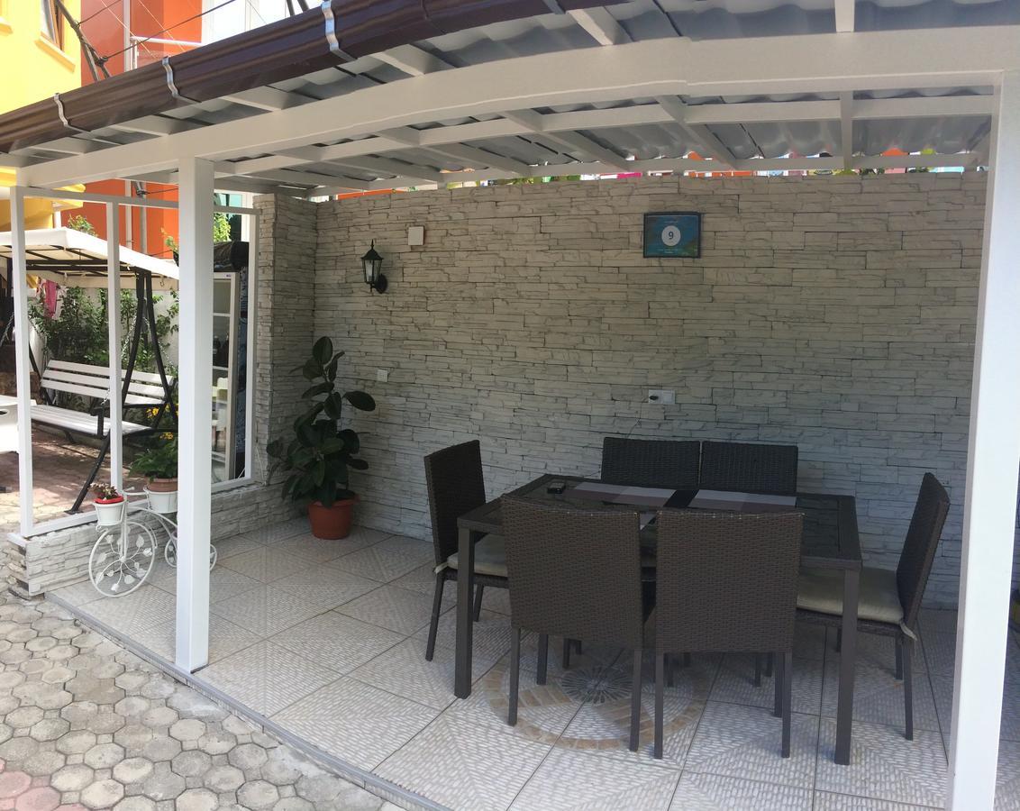 Deluxe Guest House ควาเรียที ภายนอก รูปภาพ
