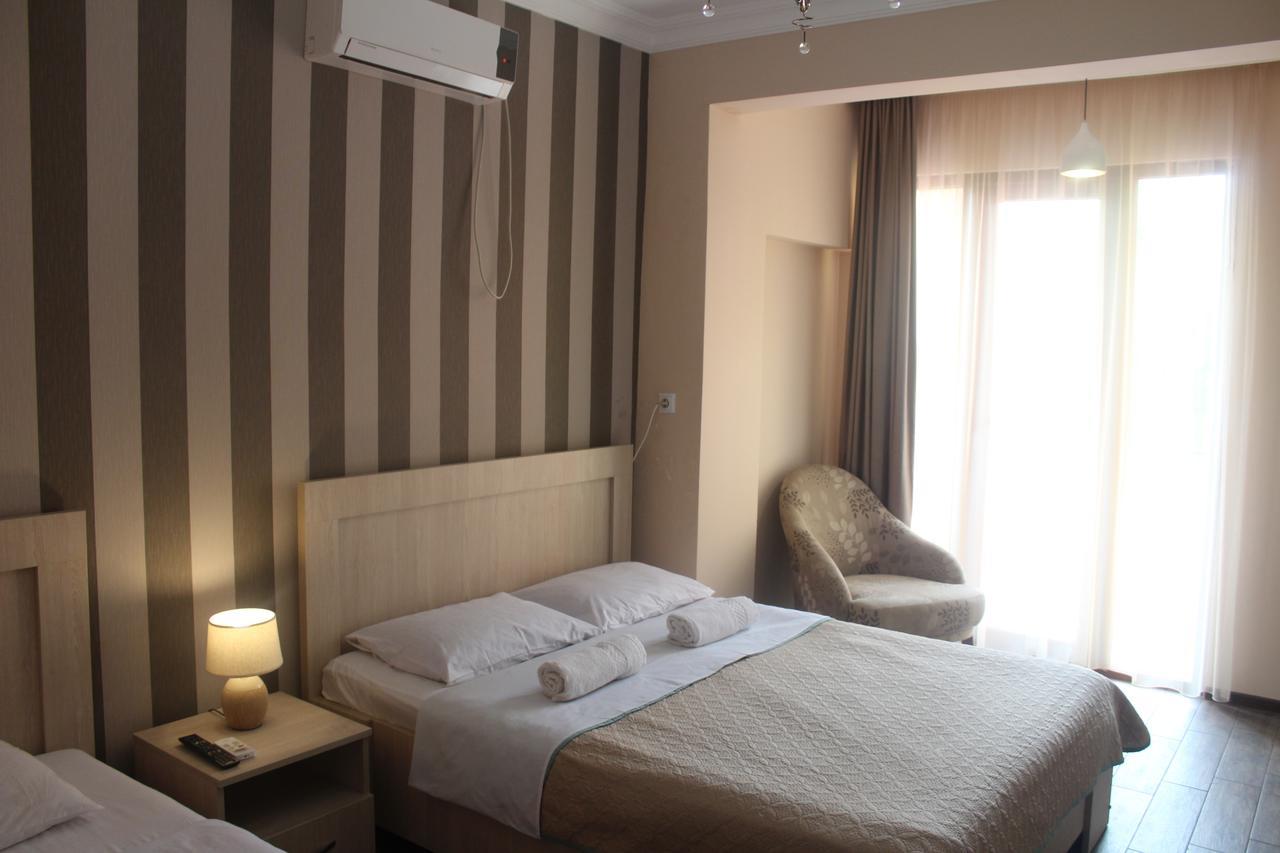 Deluxe Guest House ควาเรียที ภายนอก รูปภาพ