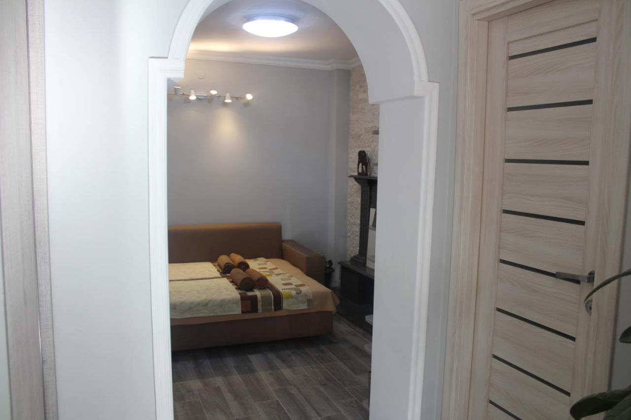 Deluxe Guest House ควาเรียที ภายนอก รูปภาพ