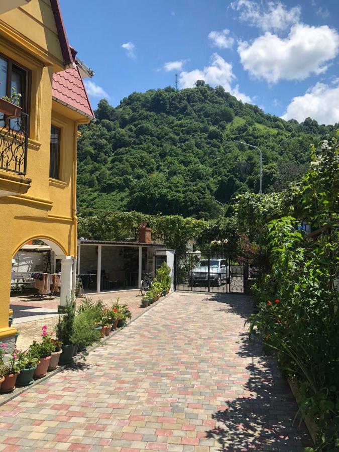 Deluxe Guest House ควาเรียที ภายนอก รูปภาพ